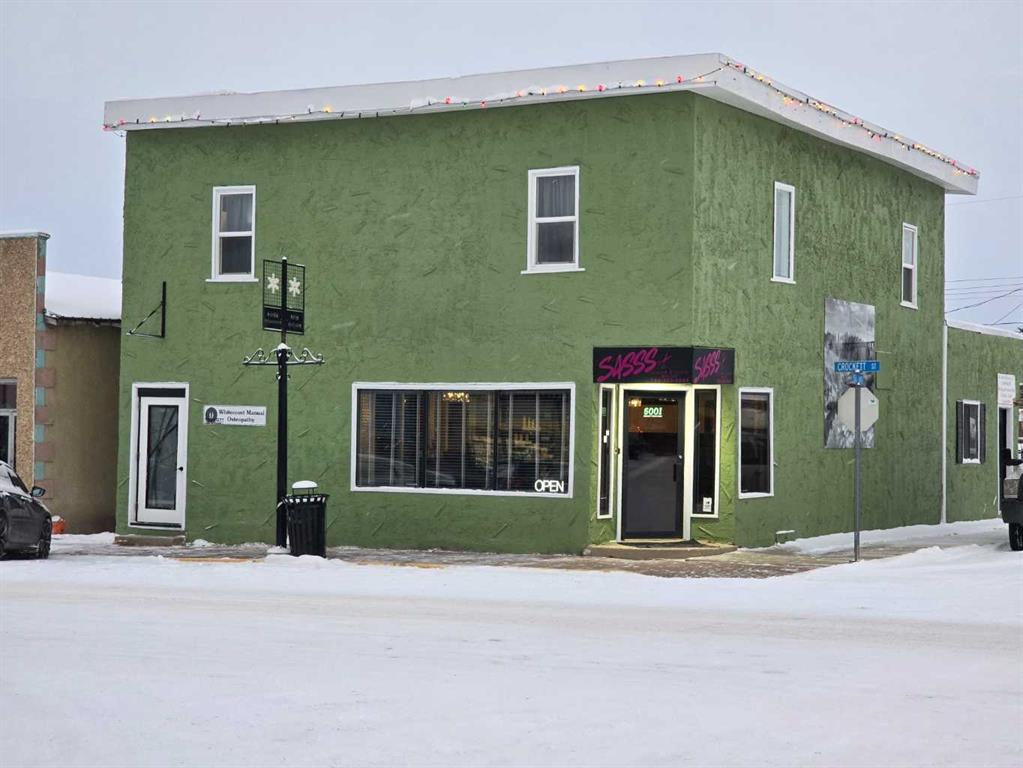 5001 50 Street Property Photo