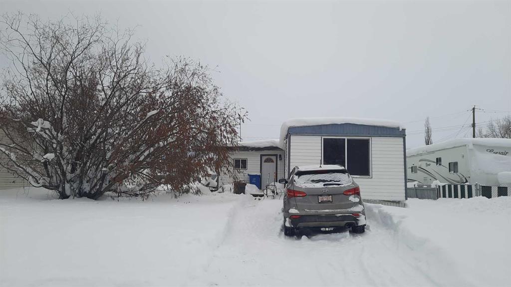 9908 94 Avenue Property Photo