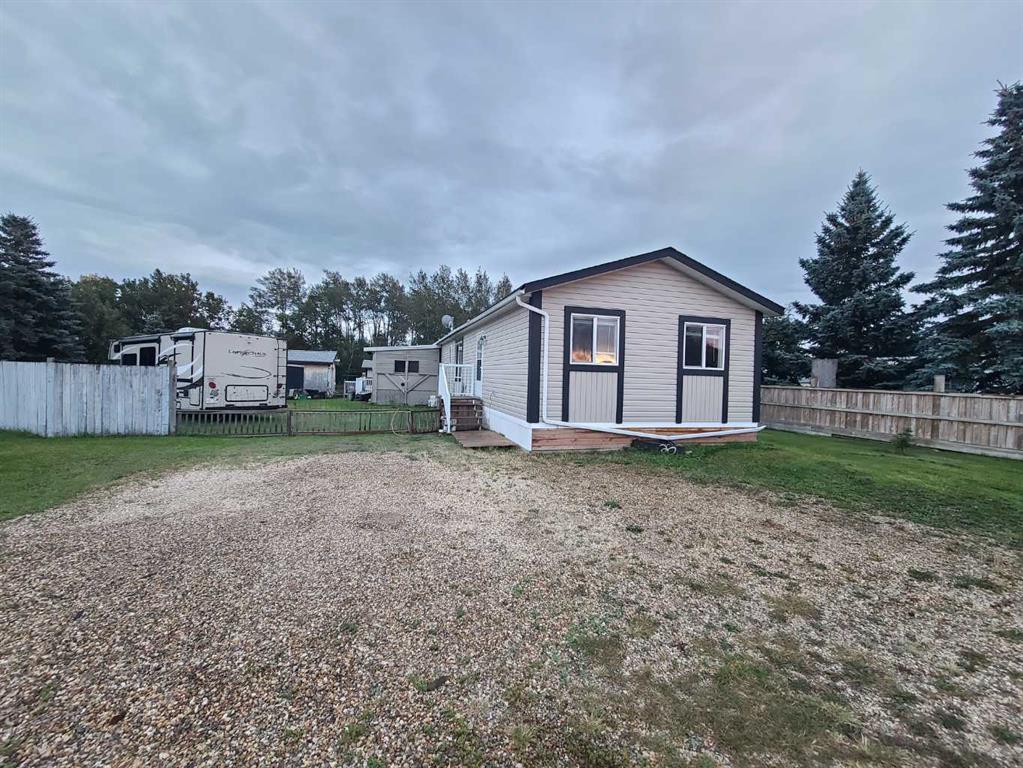 5533 And 5531 51 Street Property Photo