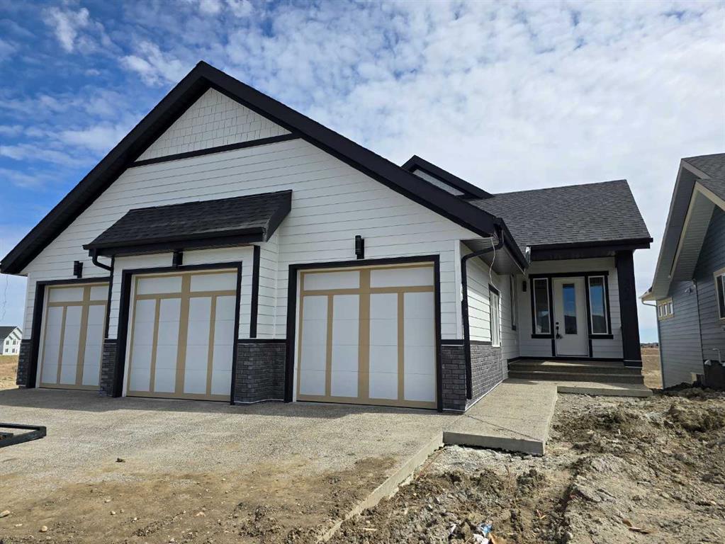 303 Muirfield Crescent Property Photo