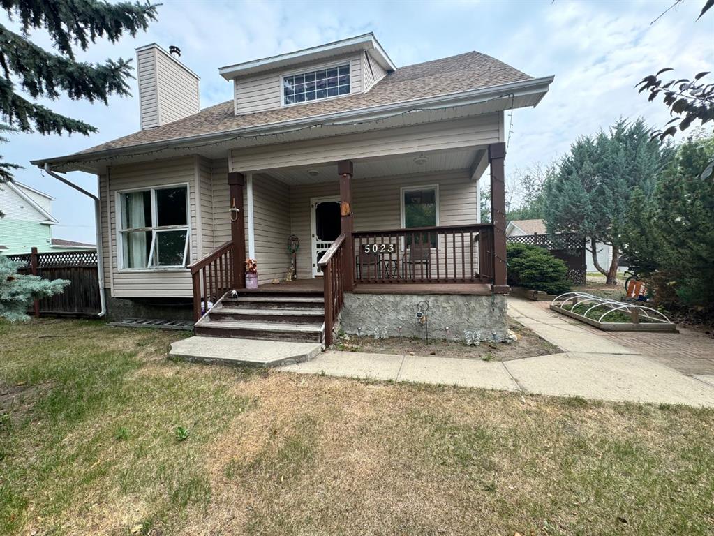 5023 45 Street Property Photo
