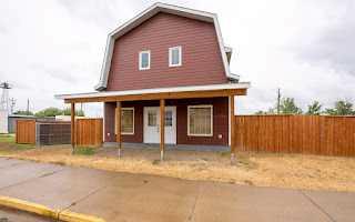 105 4 Avenue Property Photo