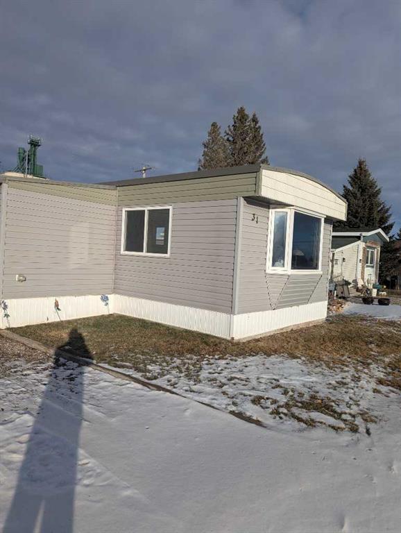 266 2 Street 31 Property Photo