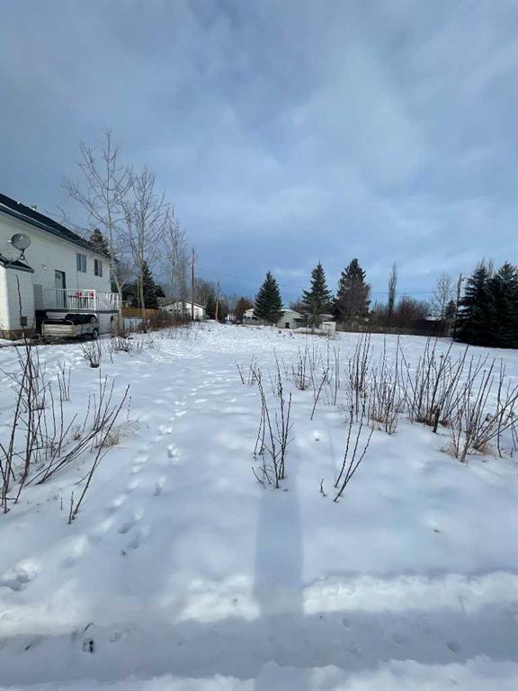 5149 52 St Crescent Property Photo