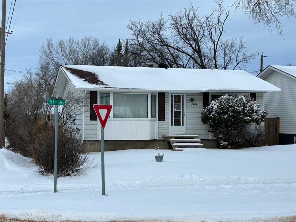 4444 51 Avenue Property Photo
