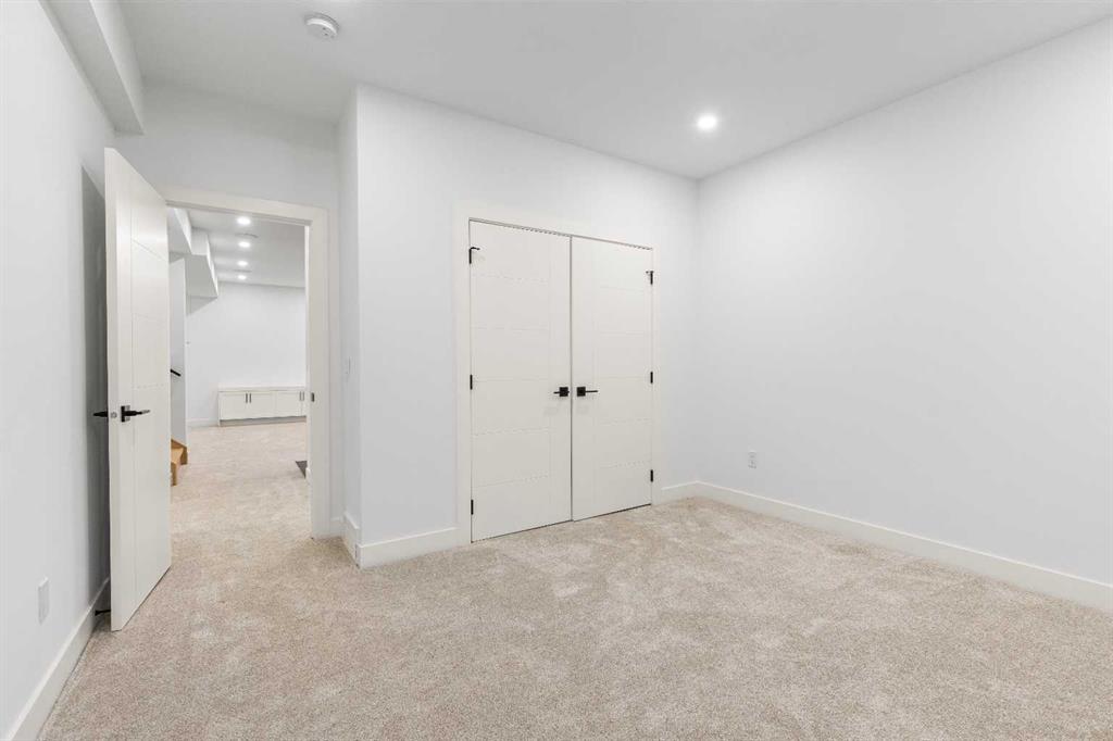 4840 22 Avenue Property Photo 42
