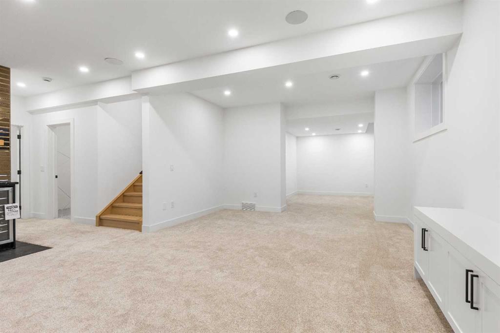 4840 22 Avenue Property Photo 44