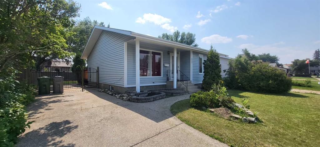 4609 32 Street Property Photo 1