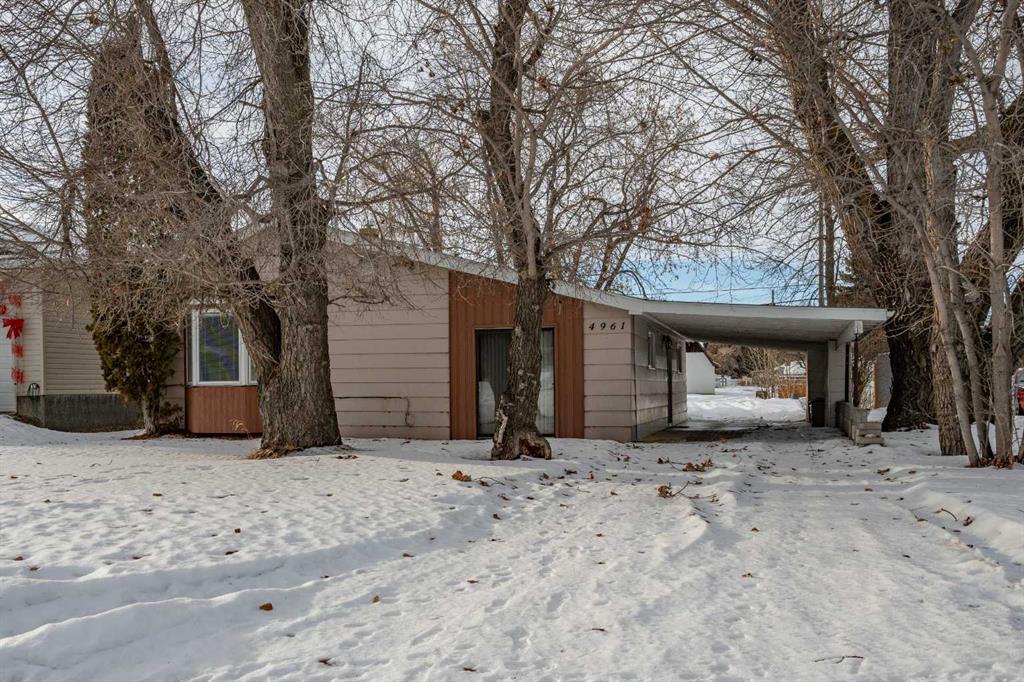 4961 49 Street Property Photo