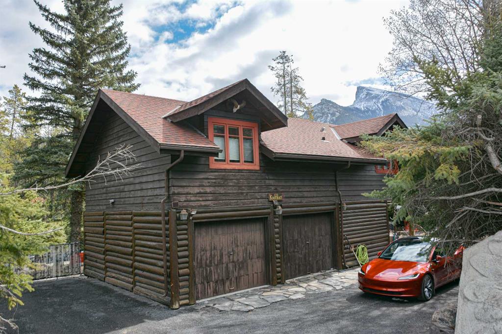 128 Kootenay Avenue Property Photo