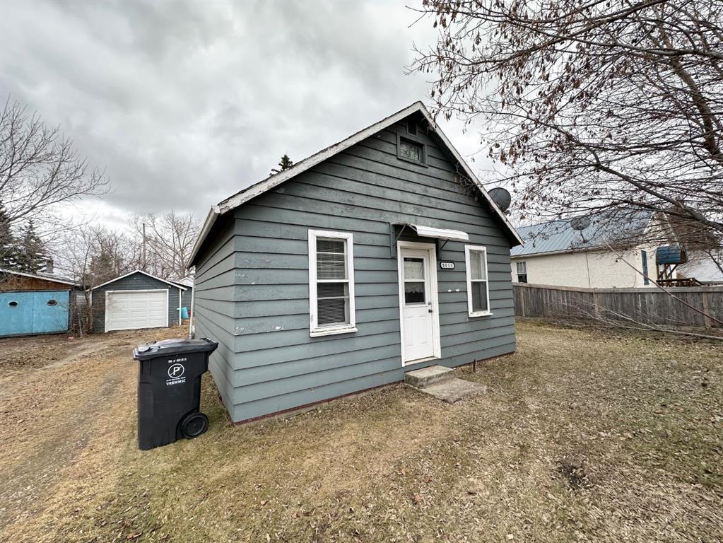 5010 48 Street Property Photo