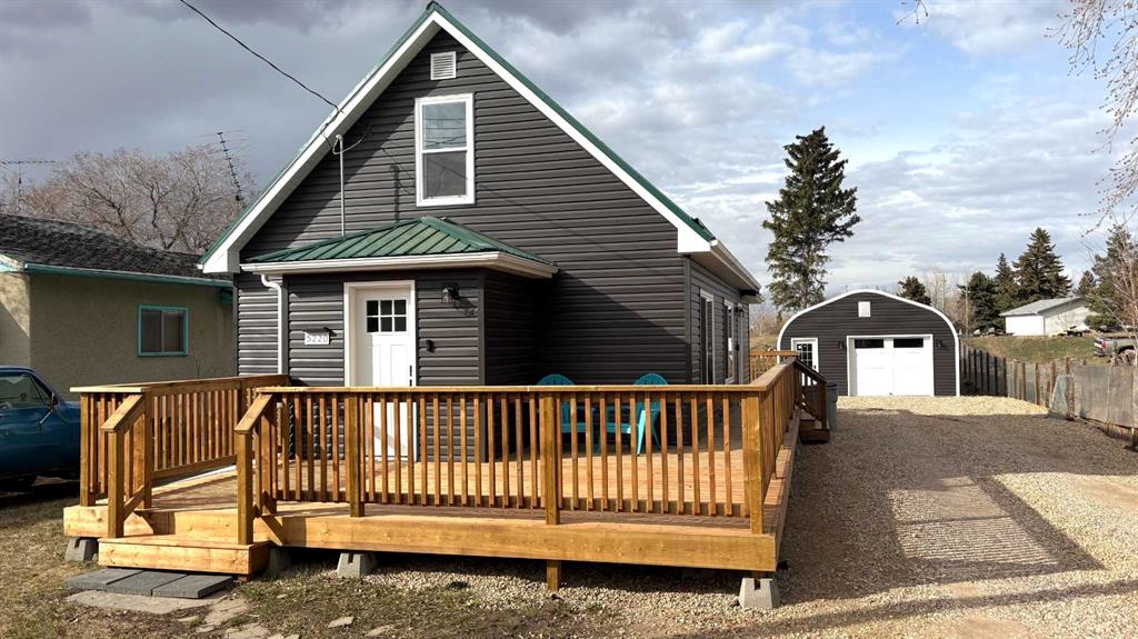 5220 51 Avenue Property Photo