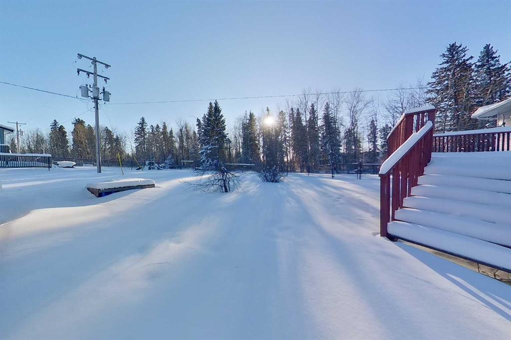 2763 Neewatin Drive Property Photo