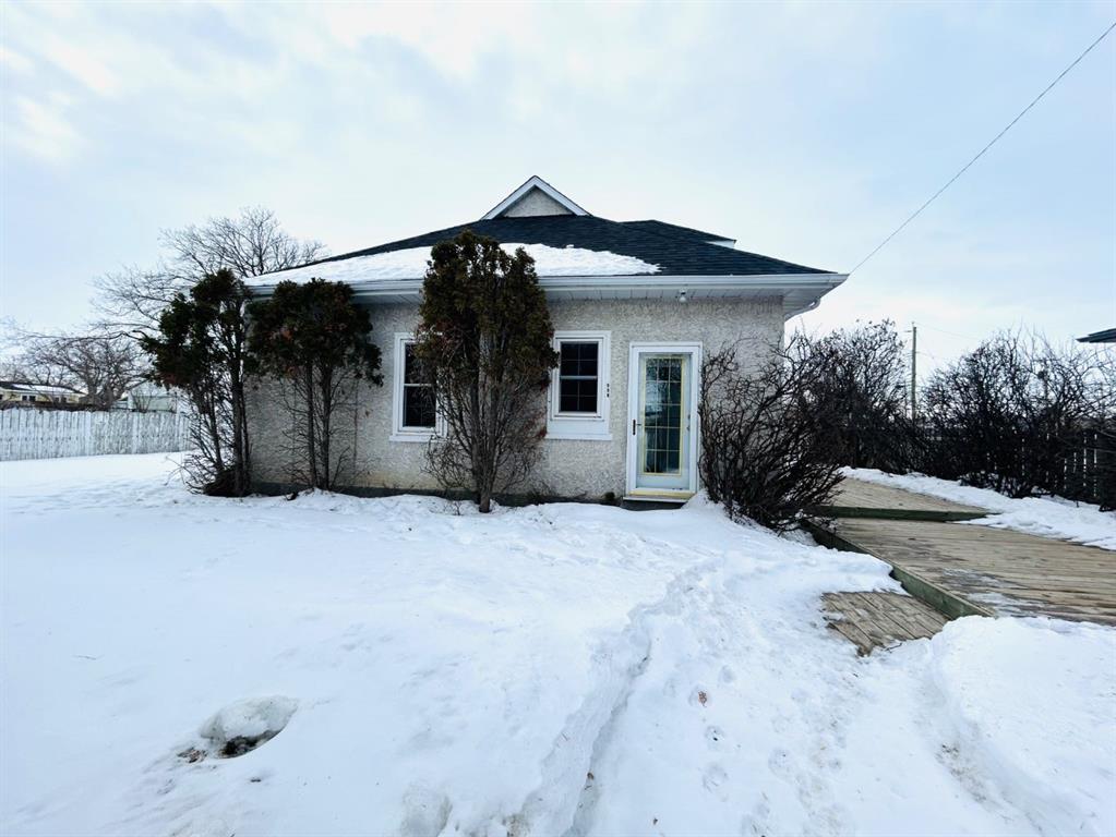 105 2 Avenue Property Photo