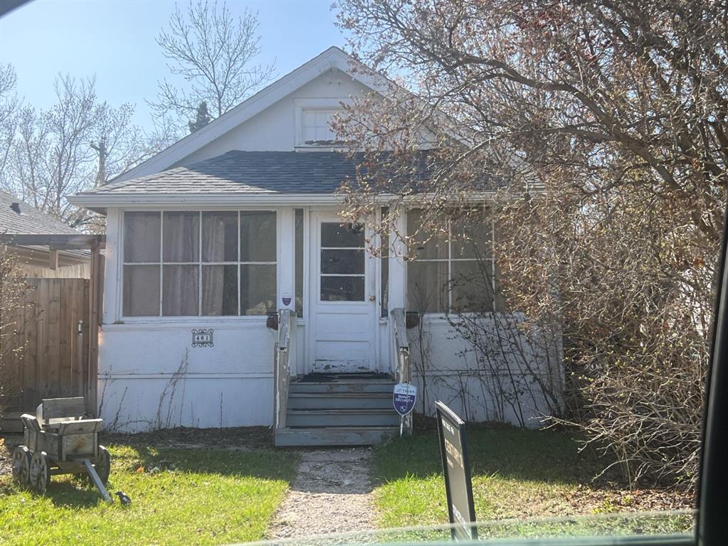 461 5 Street Property Photo
