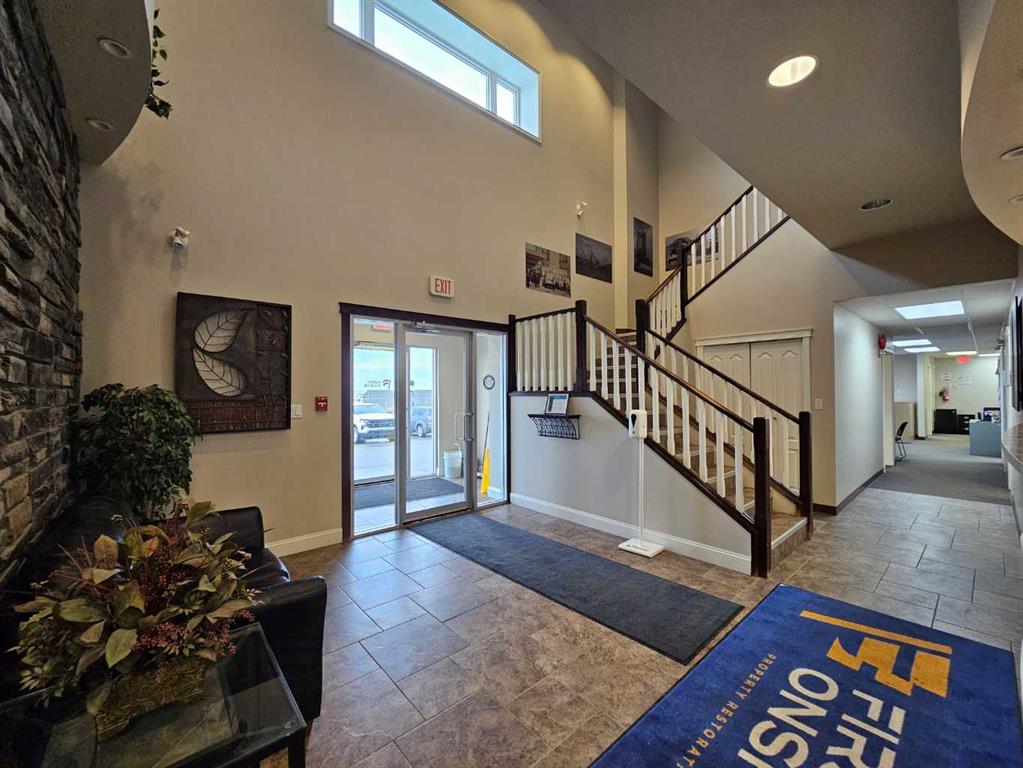 15001 89 Street Property Photo 3