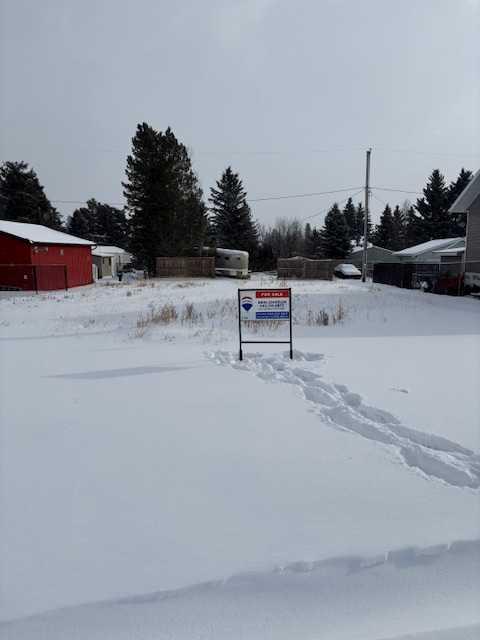 5125 52 Street Crescent Property Photo 4