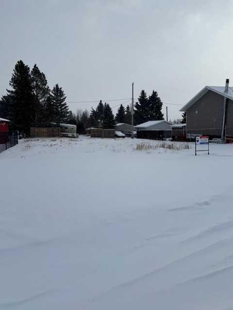 5125 52 Street Crescent Property Photo 8