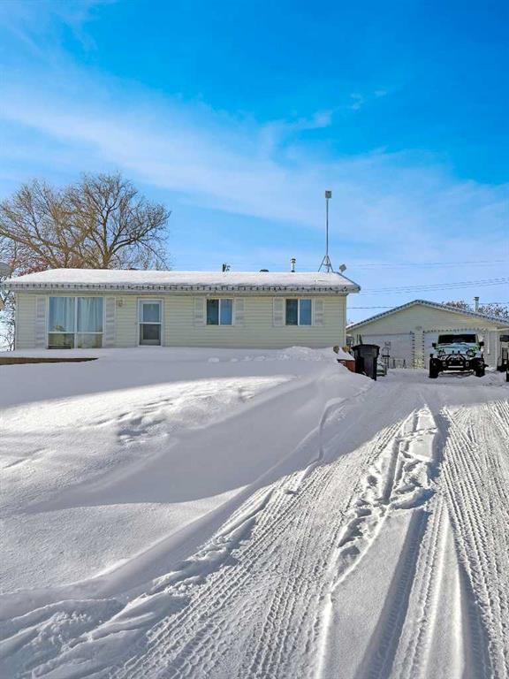 4702 50a Street Property Photo