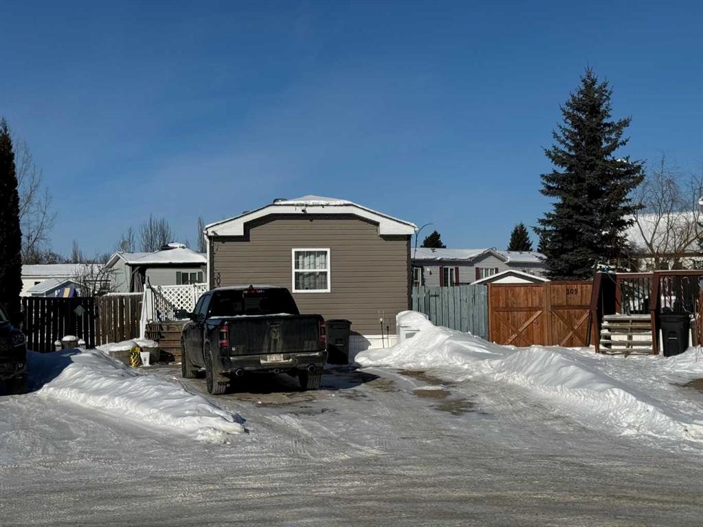 305 6 Street Property Photo
