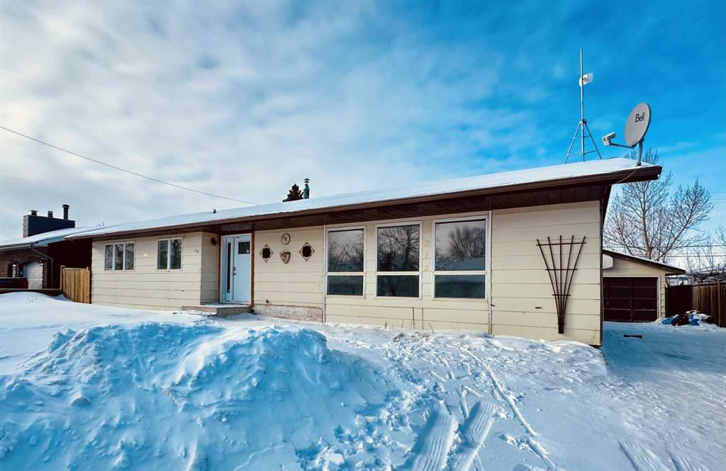 212 4 Street Property Photo