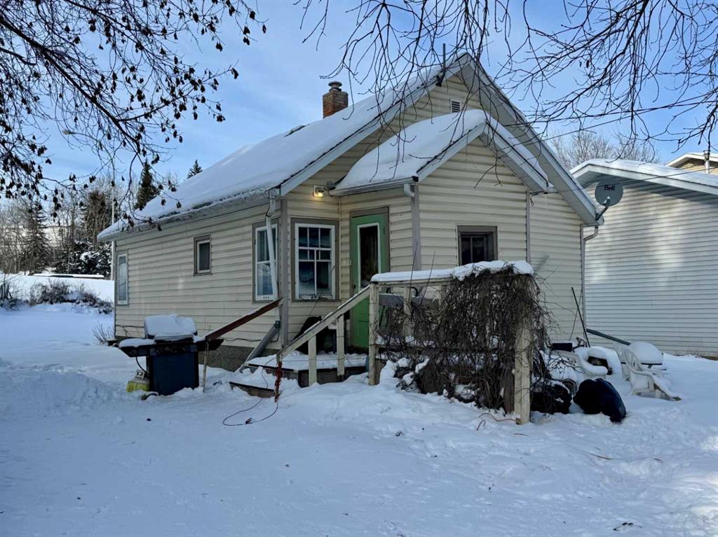 4712 50 Street Property Photo