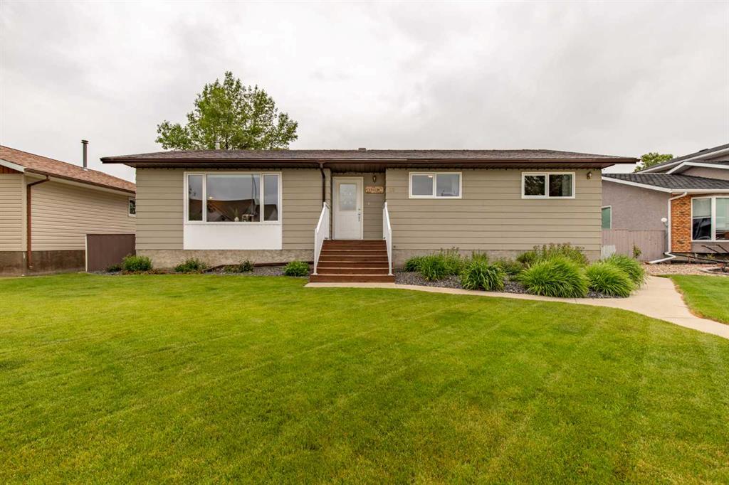 12 Fairway Crescent