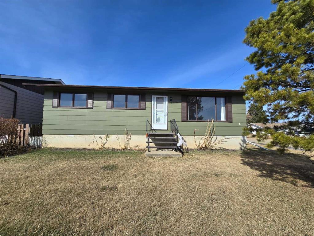 4702 47 Avenue Property Photo