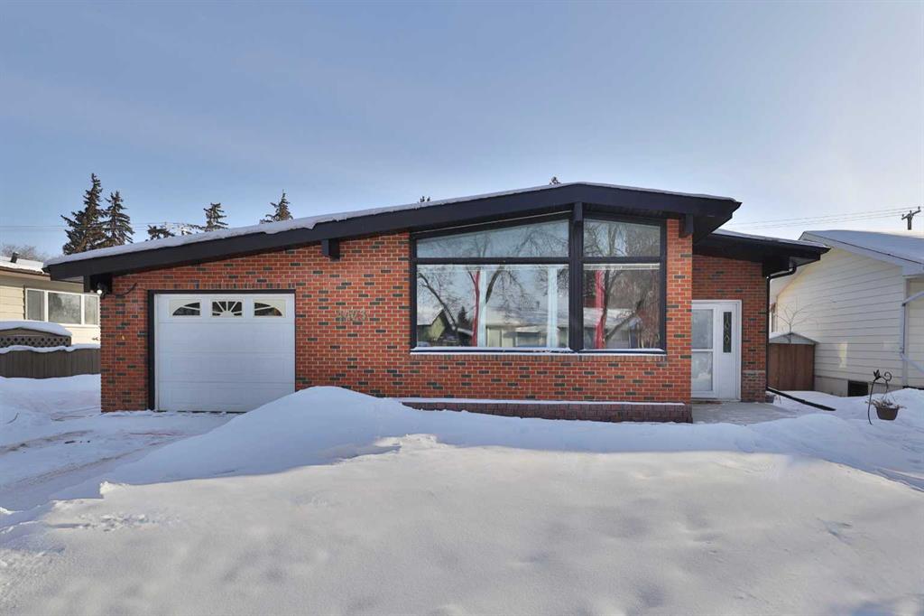 4423 62 Street Property Photo