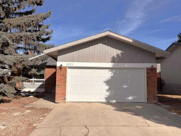 1031 Lakemount Boulevard Property Photo 1