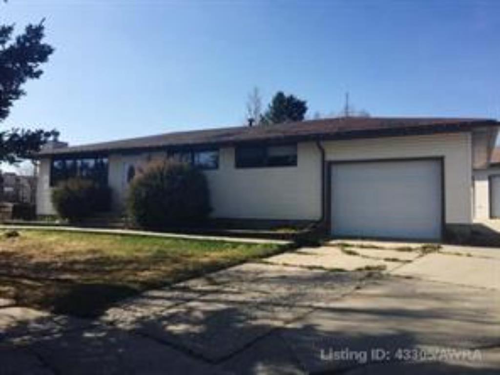 5412 Fir Crescent Property Photo