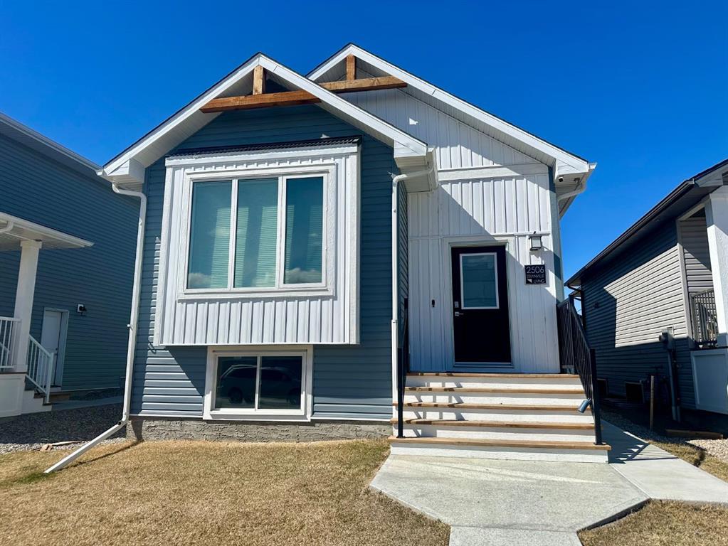 2506 46 Street Property Photo 1