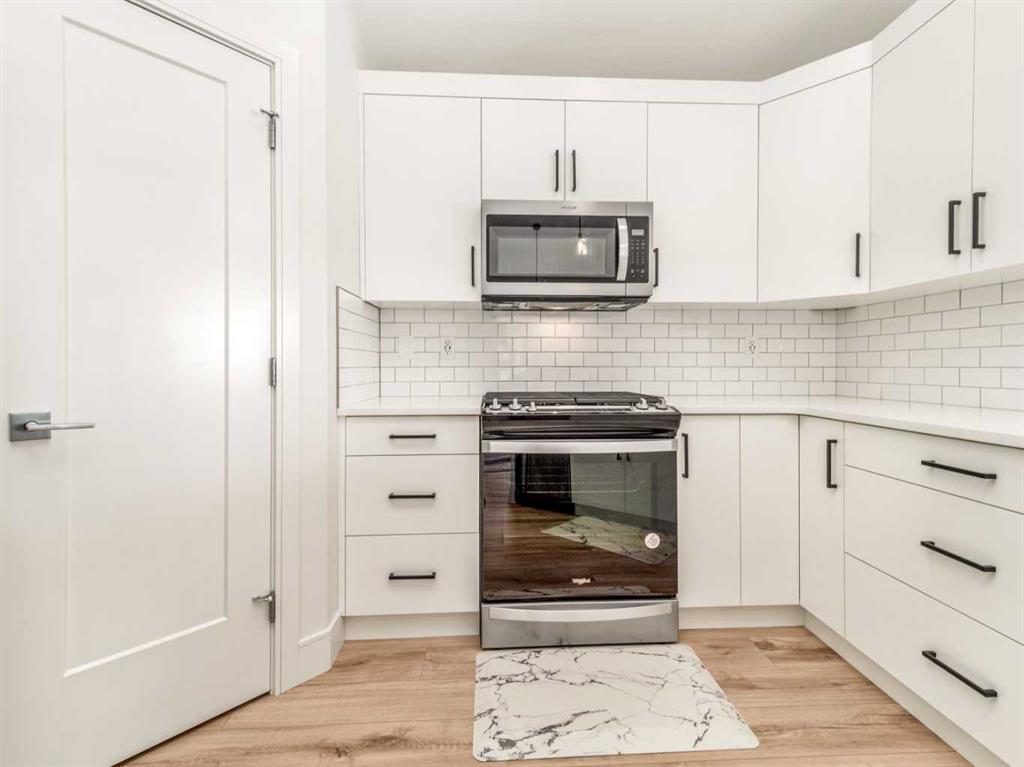2506 46 Street Property Photo 12