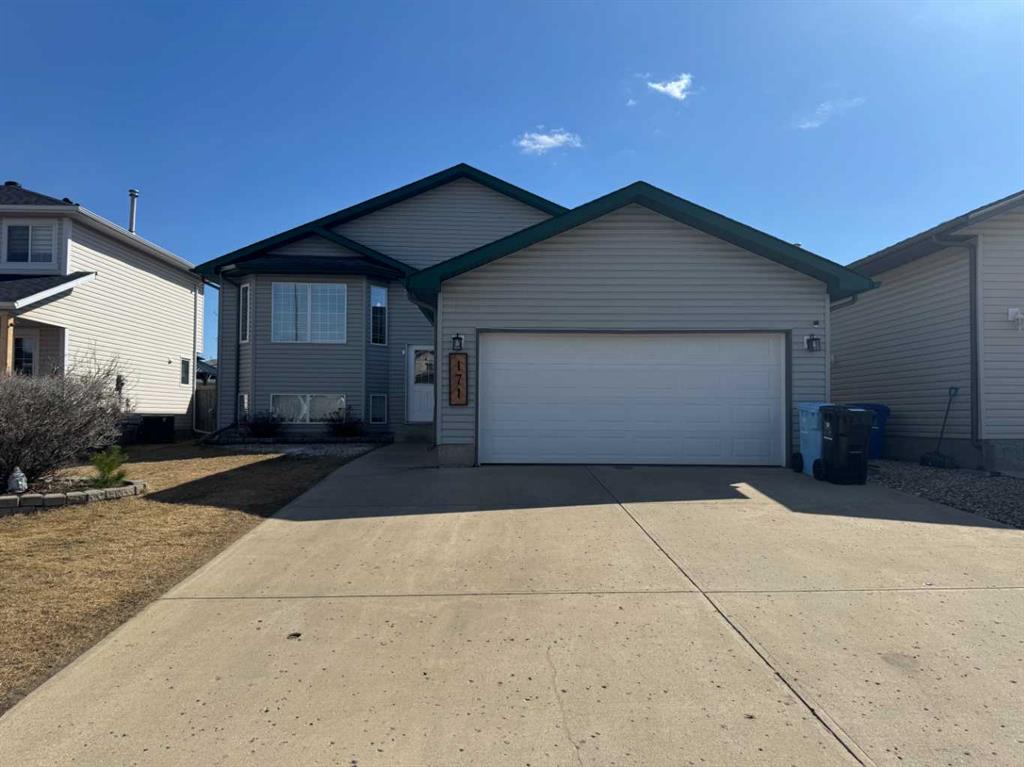 171 Laboucane Crescent Property Photo 1