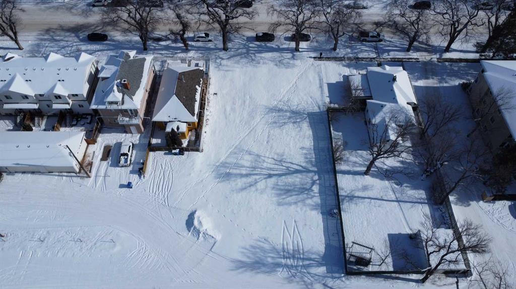 622 6 Street Property Photo 2