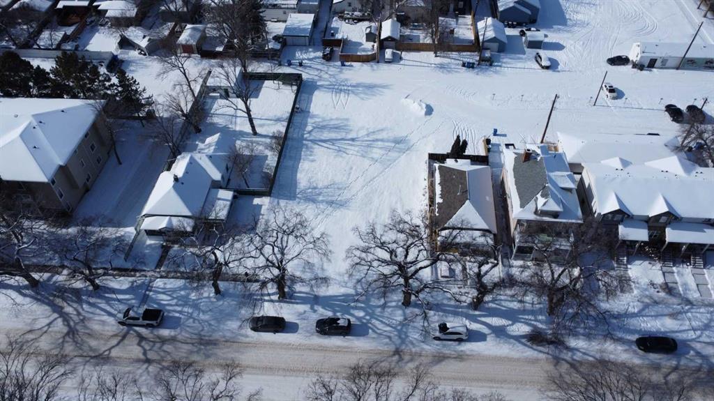 622 6 Street Property Photo 3