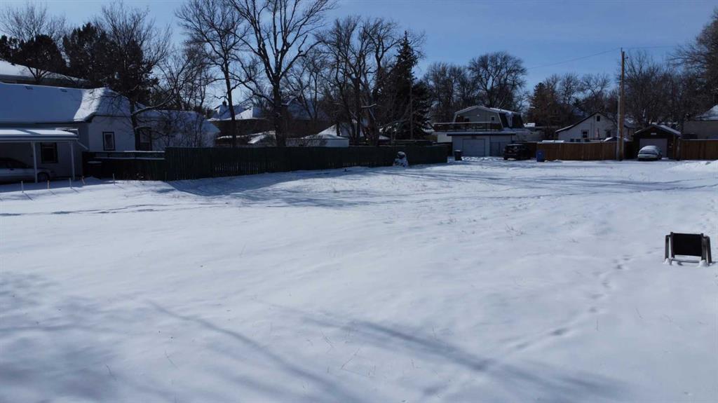 622 6 Street Property Photo 8