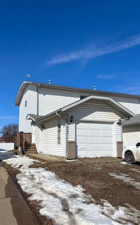 9104a 94 Ave Property Photo