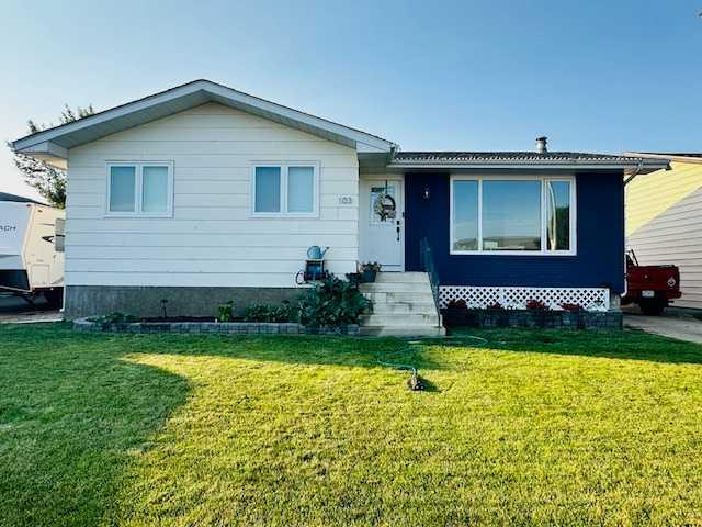 103 Lake Newell Crescent Property Photo