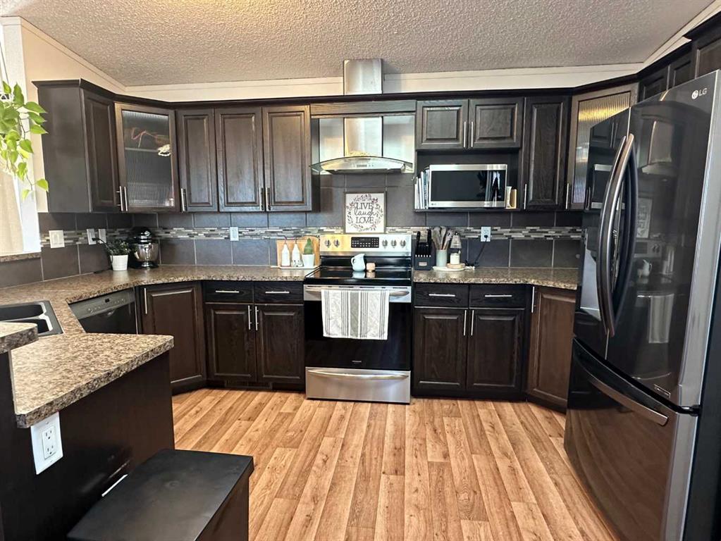 4925 72 Avenue Property Photo