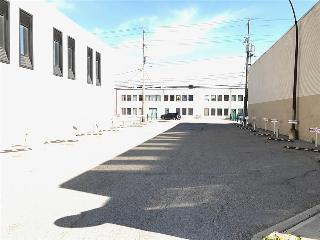 128 16 Avenue Property Photo 2