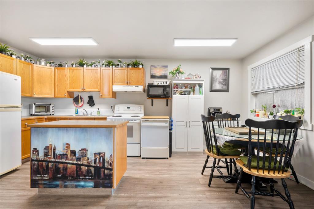 4607 A 46 Street Property Photo