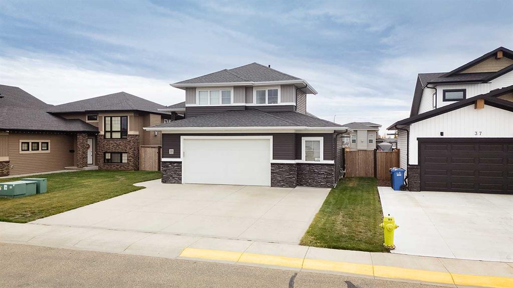 33 Arrowwood Close Property Photo