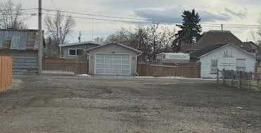 325 50a Avenue Property Photo