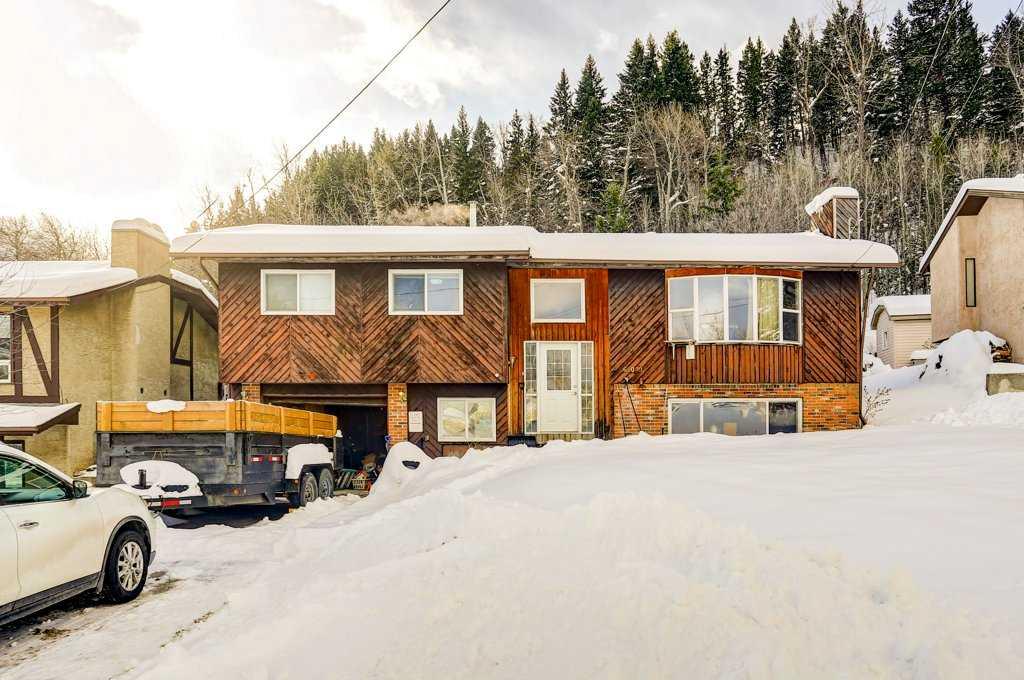 609 230 Street Property Photo