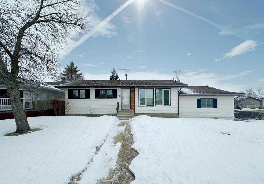 5222 48 Street Property Photo