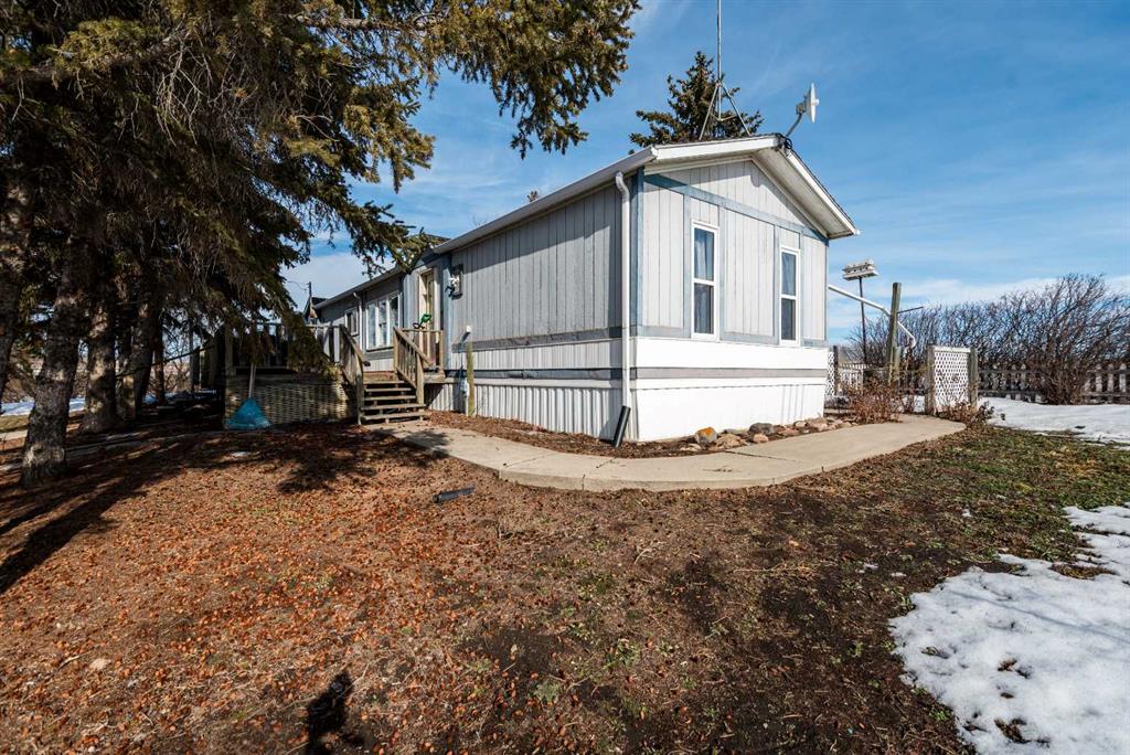213081 585 Highway Property Photo