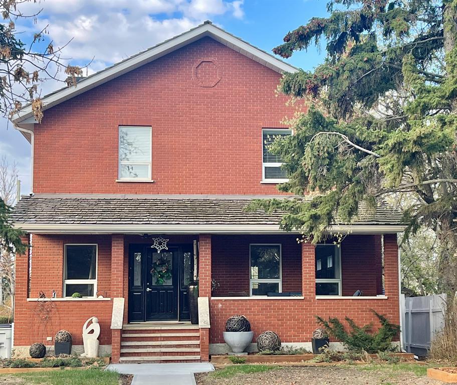 737 8 Avenue Property Photo
