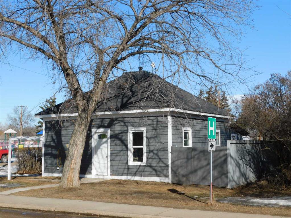 702 2 Avenue Property Photo