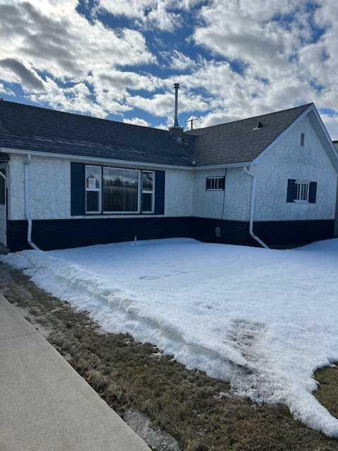 5015 51 Avenue Property Photo